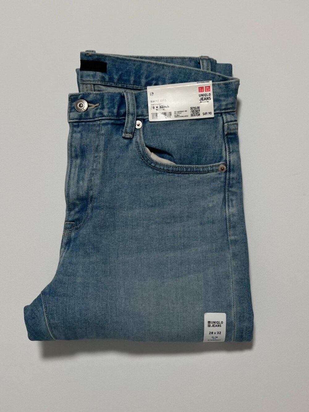 Uniqlo Slim Fit Straight Leg Jeans *NWT Light Wash Denim Blue Men's size 28x32